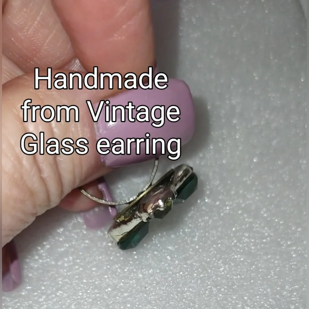 Vintage Emerald Green & Chartreuse Rhinestone Glass Fly Ring